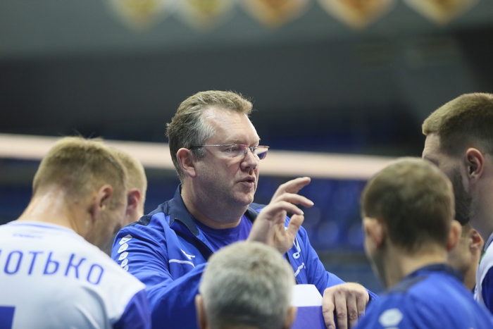 Glavnyj-trener-Dinamo-LO-Oleg-Pigrov.-Foto-ofitsialnyj-sajt-VK-Dinamo-LO